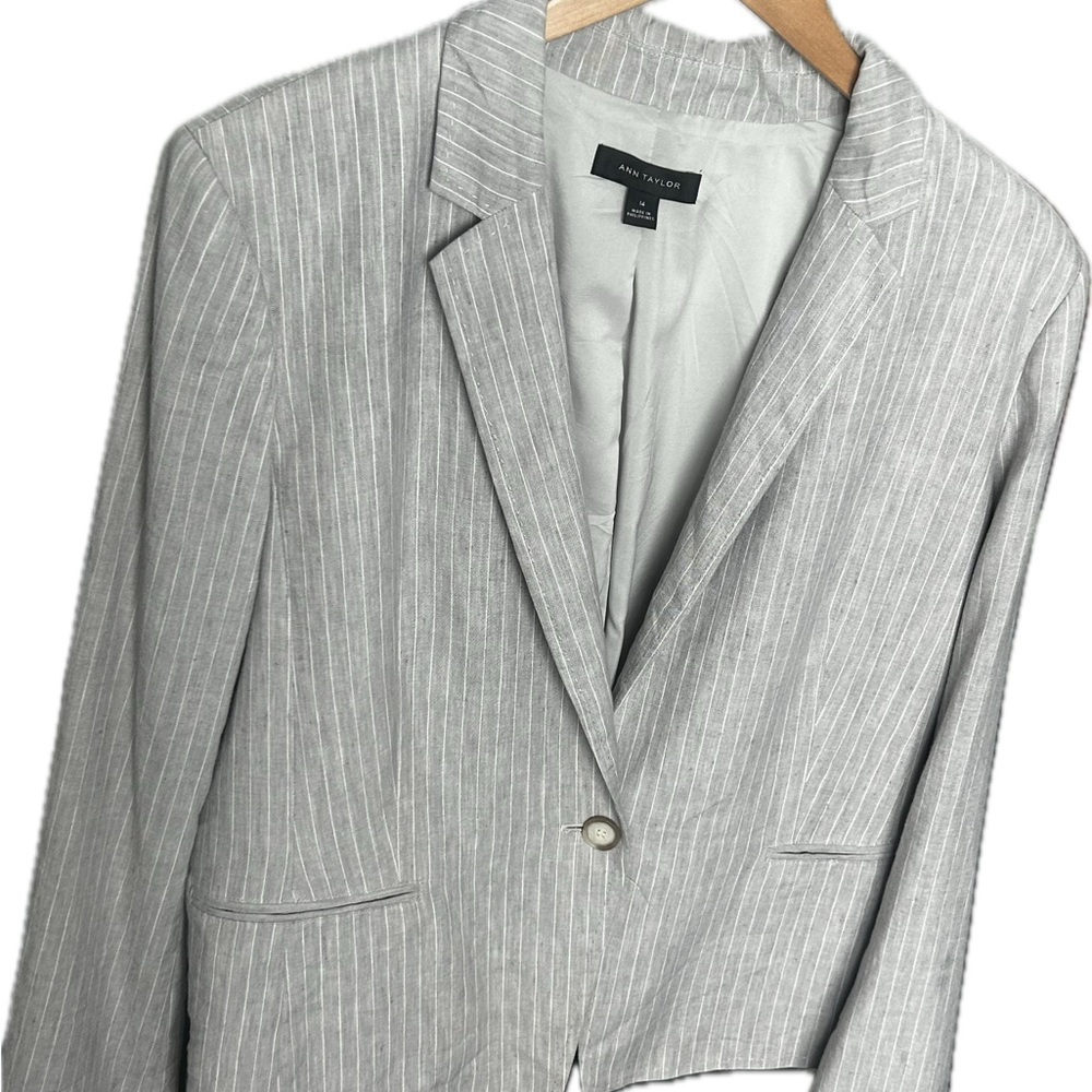 Ann Taylor Light Gray & White Pinstripe Blazer size 14 women professional career